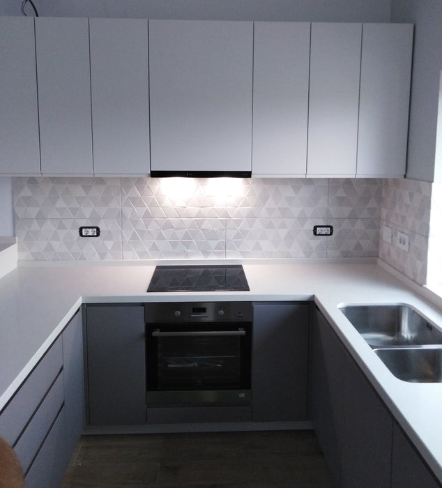 Mobilier bucatarie modern MDF nuante gri + alb mat