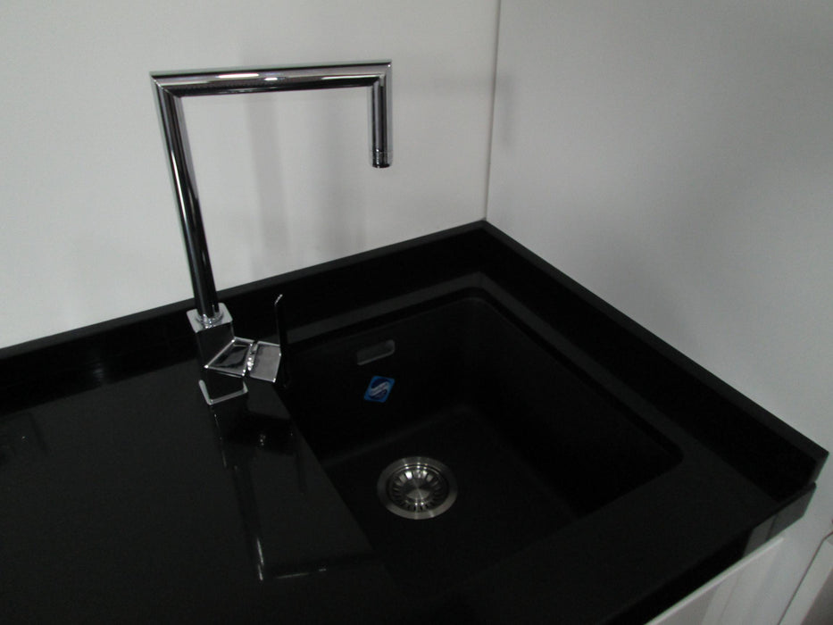 Blat bucatarie quartz SUPERBLACK - Bucuresti 01