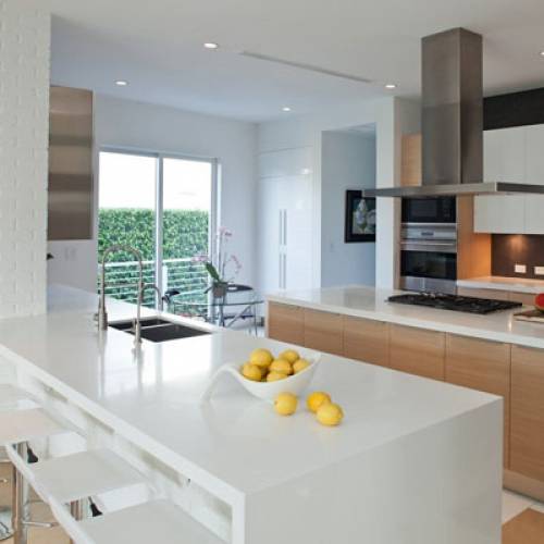 CRYSTAL ABSOLUTE WHITE